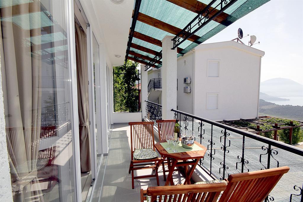 Apartments Oktopus Sutomore Exterior photo